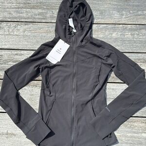 Lululemon Mist Over Windbreaker Black size 2 NWT JACKET